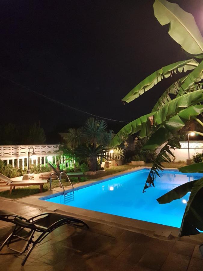 Da Vinci Room Villa Blanca 坎布里尔斯 外观 照片